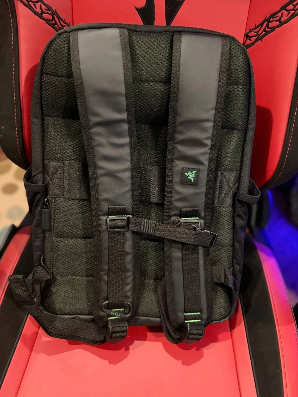 NWT 2026 Razer Rogue V4 16